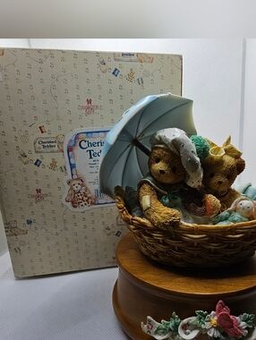 New Cherished Teddies Beth Blossom Friends Never Far Apart Music Box Figurine